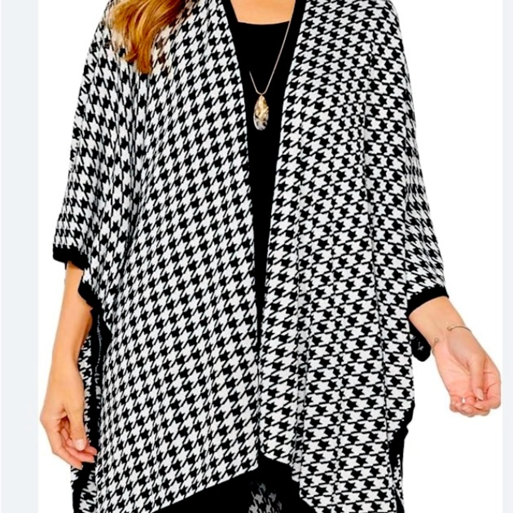 FRAAS black and white shawl , one size fits all